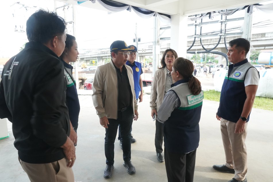 ผู้ว่าฯ ระยอง ลงพื้นที่ทับมา มอบอาหาร–ตรวจเยี่ยมศูนย์พักพิง ให้กำลังใจผู้ประสบอุทกภัย