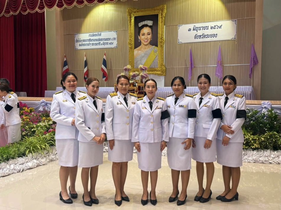 เทศบาลตำบลทับมา ร่วมพิธีเจริญพระพุทธมนต์ และทำบุญตักบาตรถวายเป็นพระราชกุศล เนื่องในโอกาสพระราชพิธีมหามงคลเฉลิมพระชนมพรรษา 4 รอบ สมเด็จพระนางเจ้าฯ พระบรมราชินี 3 มิถุนายน 2569