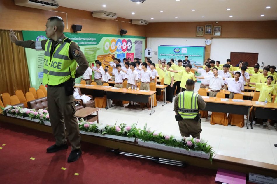 เทศบาลตำบลทับมา จัดโครงการส่งเสริมความรู้เกี่ยวกับความปลอดภัยทางถนน ประจำปีงบประมาณ 2569