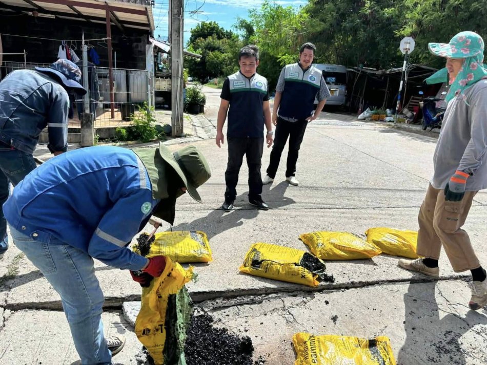 เทศบาลตำบลทับมา ลงพื้นที่ปรับปรุงแก้ไขระบบสาธารณูปโภคในพื้นที่ตำบลทับมา